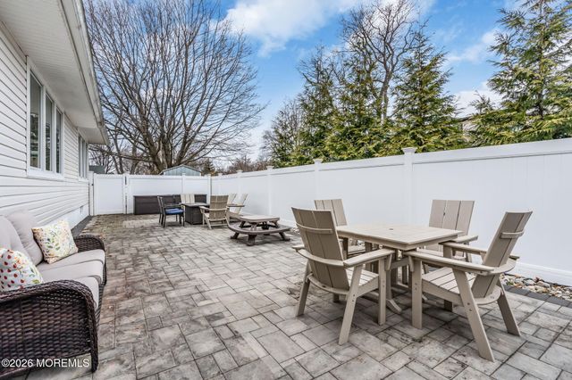 477 N Fox Avenue, Belford, NJ 07718