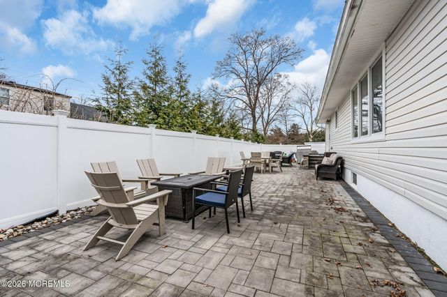 477 N Fox Avenue, Belford, NJ 07718