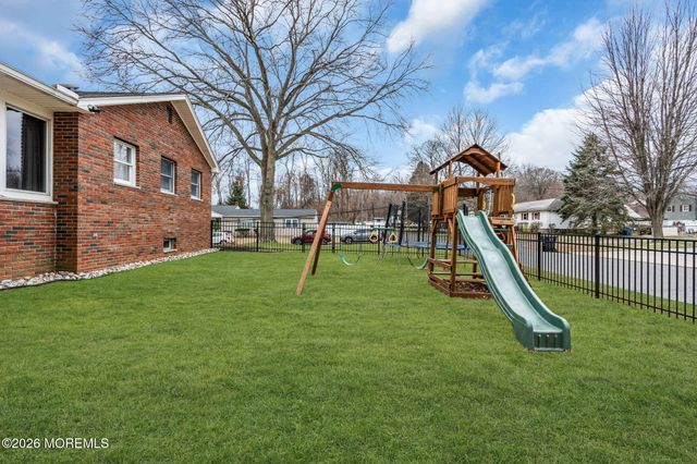 477 N Fox Avenue, Belford, NJ 07718