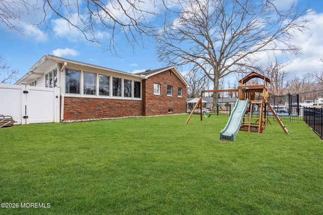 477 N Fox Avenue, Belford, NJ 07718