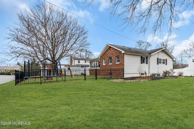 477 N Fox Avenue, Belford, NJ 07718