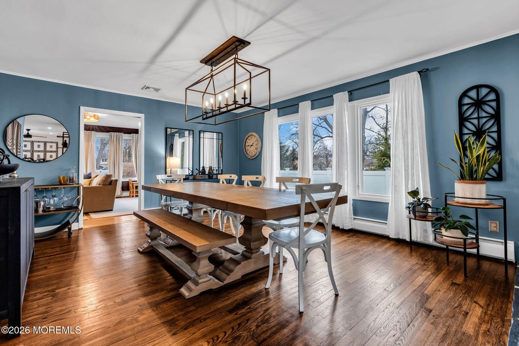 477 N Fox Avenue, Belford, NJ 07718