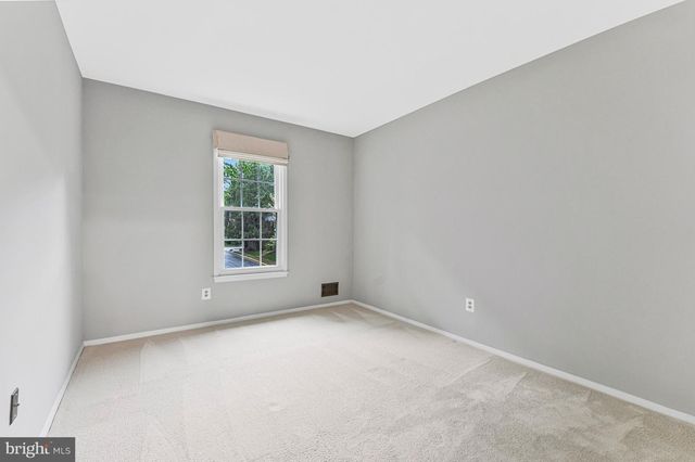 11852 SAINT TRINIANS CT, Reston, VA 20191