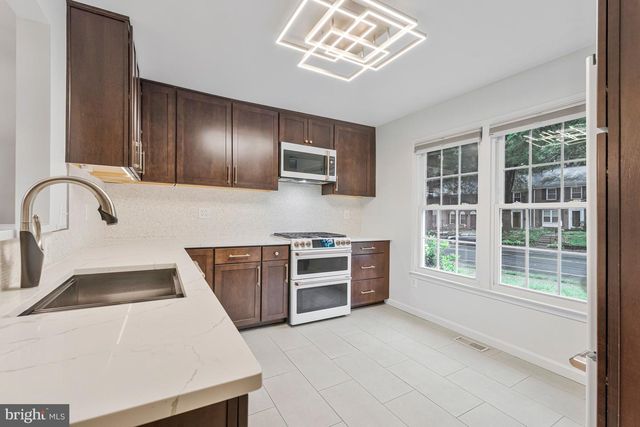 11852 SAINT TRINIANS CT, Reston, VA 20191