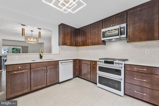 11852 SAINT TRINIANS CT, Reston, VA 20191
