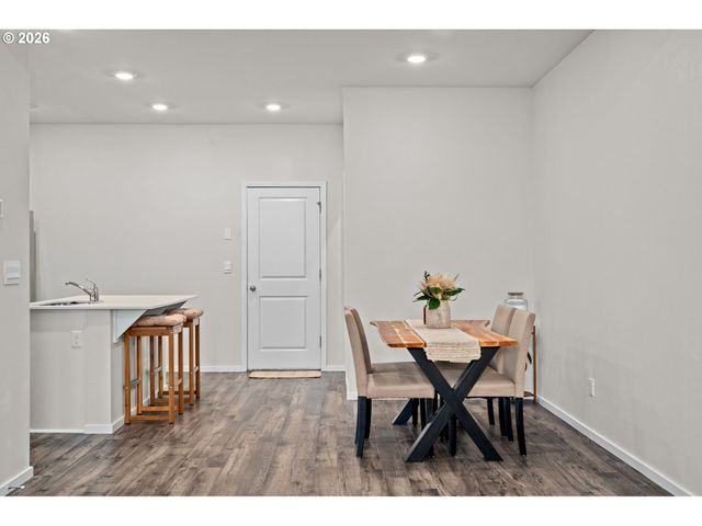 821 N 19TH Ave, Cornelius, OR 97113