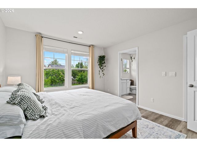 821 N 19TH Ave, Cornelius, OR 97113