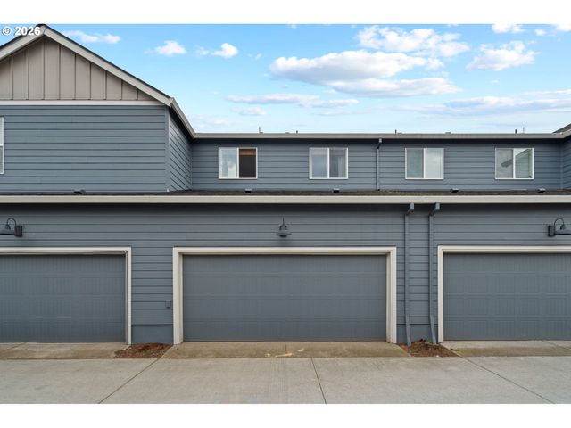 821 N 19TH Ave, Cornelius, OR 97113