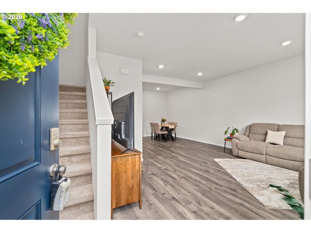 821 N 19TH Ave, Cornelius, OR 97113