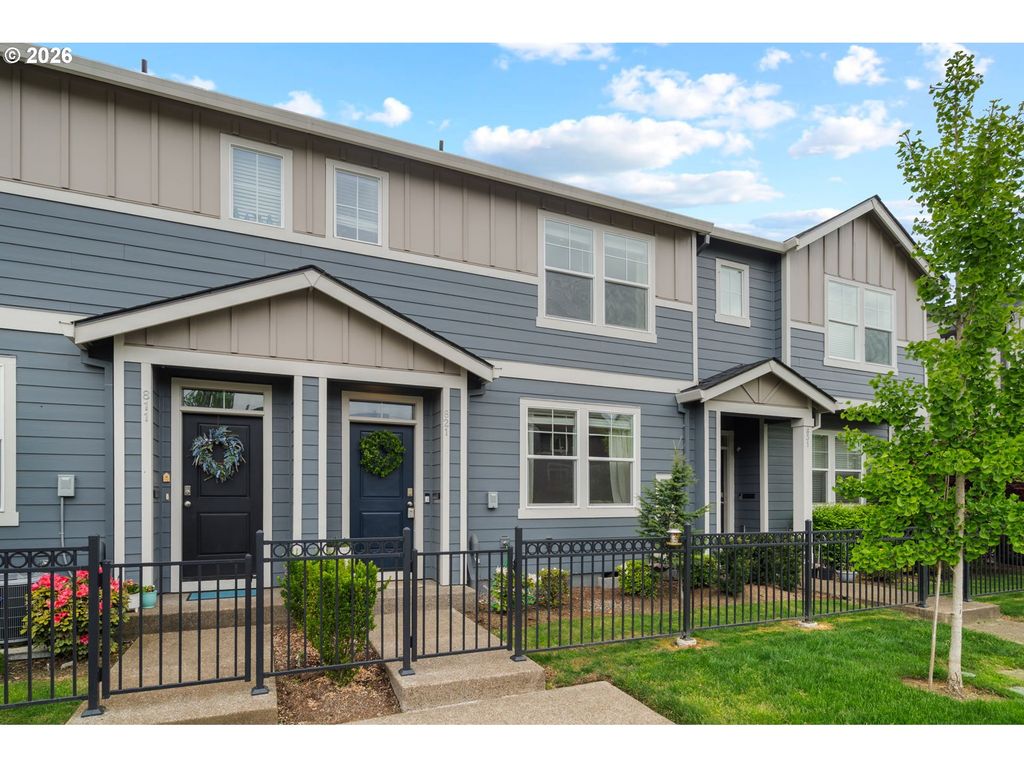 821 N 19TH Ave, Cornelius, OR 97113