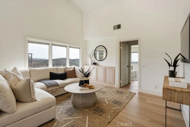 10181 Overhill Drive, North Tustin, CA 92705