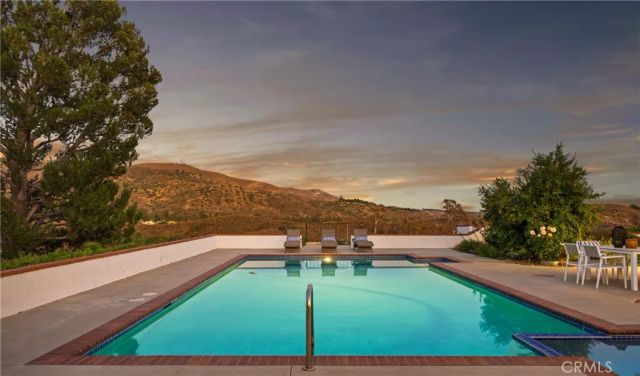 10181 Overhill Drive, North Tustin, CA 92705