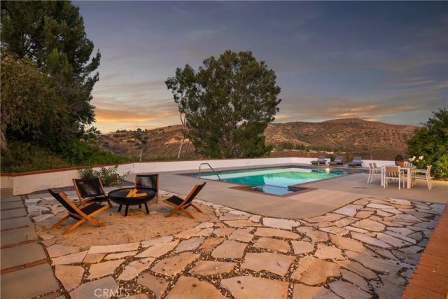 10181 Overhill Drive, North Tustin, CA 92705