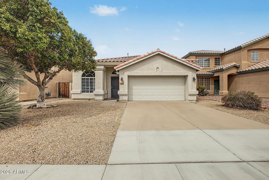 4570 W BINNER Drive, Chandler, AZ 85226 — exterior