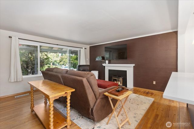 9207 Meadow Way, Everett, WA 98208