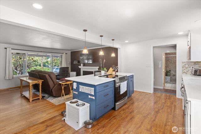 9207 Meadow Way, Everett, WA 98208