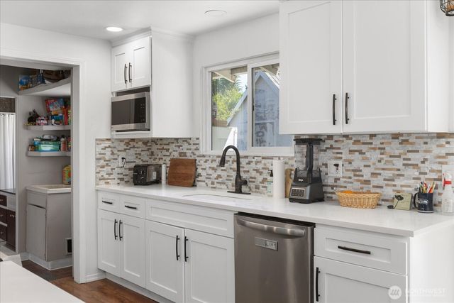 9207 Meadow Way, Everett, WA 98208