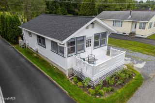 7 Kozy Lane, Malta, NY 12020