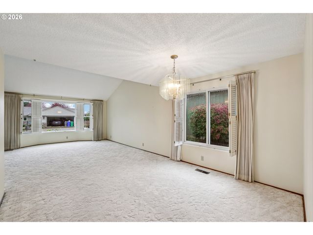 2261 Ne 153RD Ave, Portland, OR 97230