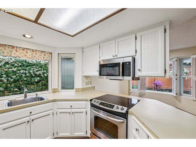 2261 Ne 153RD Ave, Portland, OR 97230