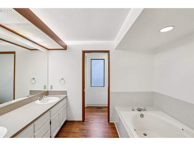 2261 Ne 153RD Ave, Portland, OR 97230