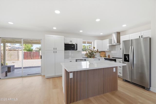 2302 E NISBET Road, Phoenix, AZ 85022