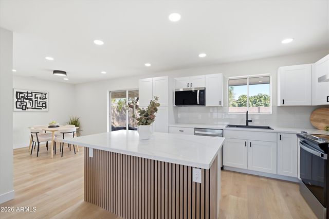 2302 E NISBET Road, Phoenix, AZ 85022