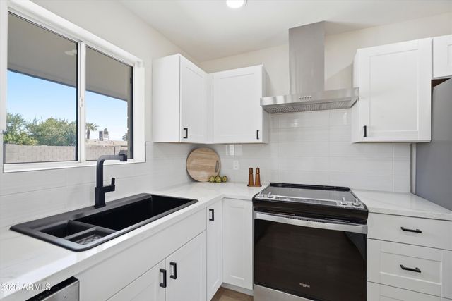 2302 E NISBET Road, Phoenix, AZ 85022