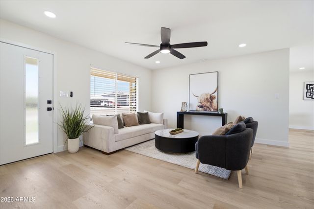 2302 E NISBET Road, Phoenix, AZ 85022