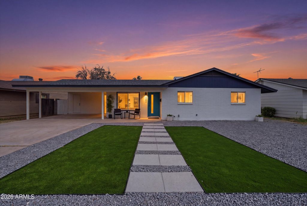 2302 E NISBET Road, Phoenix, AZ 85022