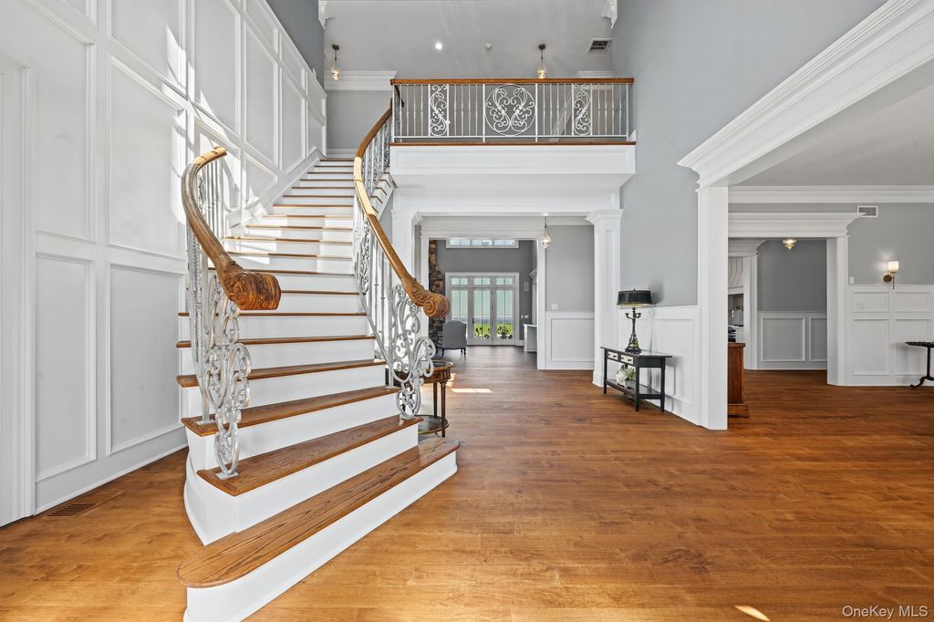 1 Hunters Way, Nissequogue, NY 11780 — photo 5