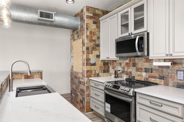 18809 Egret Bay Boulevard 321, Webster, TX 77058