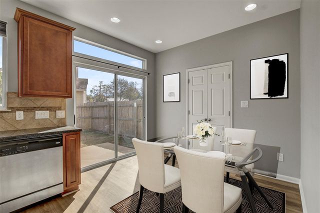 512 Eberhart LN 1207, Austin, TX 78745