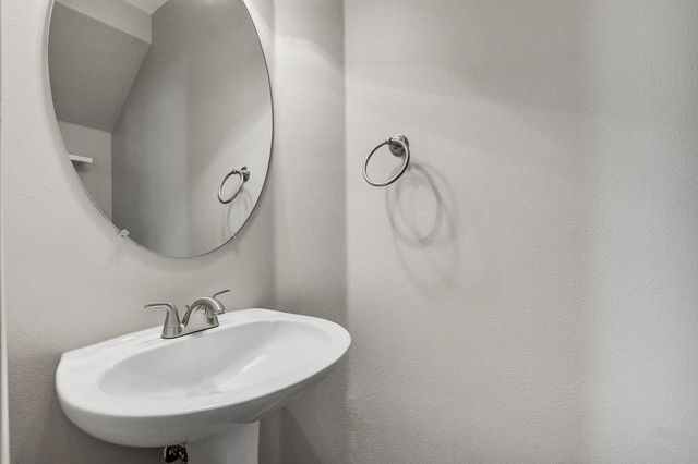 512 Eberhart LN 1207, Austin, TX 78745