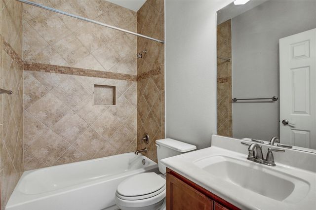 512 Eberhart LN 1207, Austin, TX 78745