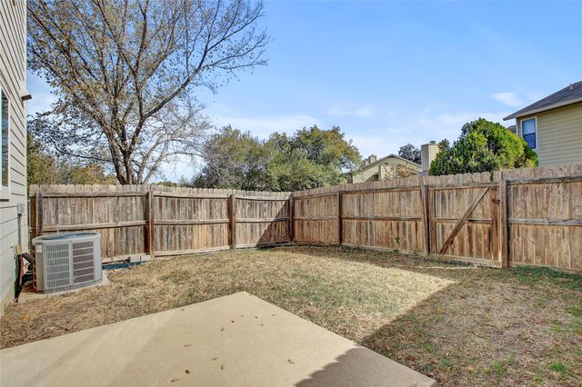 512 Eberhart LN 1207, Austin, TX 78745