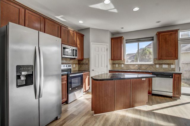 512 Eberhart LN 1207, Austin, TX 78745