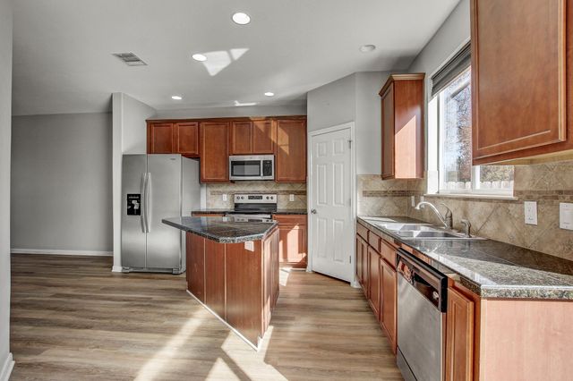 512 Eberhart LN 1207, Austin, TX 78745