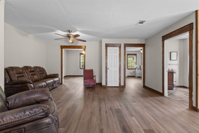14847 N 3rd Street, Scurry, TX 75158