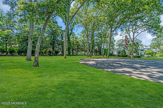 12 Red Oak Drive, Spring Lake, NJ 07762