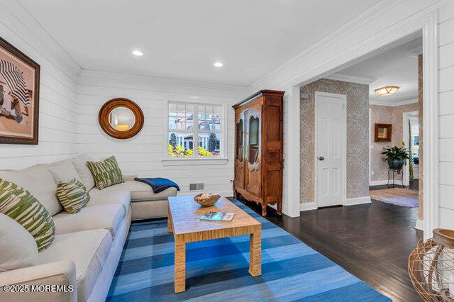 12 Red Oak Drive, Spring Lake, NJ 07762
