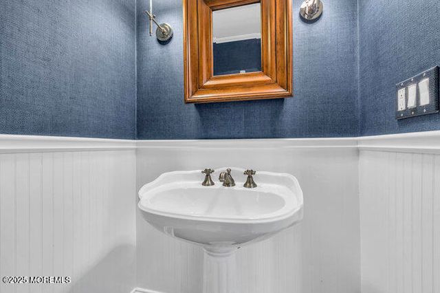 12 Red Oak Drive, Spring Lake, NJ 07762