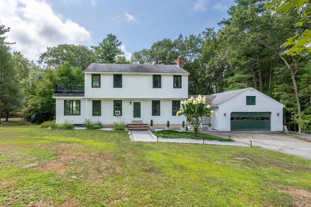 14 Park Street, Windham, NH 03087