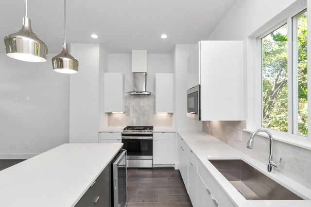 4721 Independence Heights Lane, Houston, TX 77018