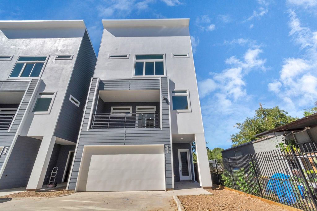 4721 Independence Heights Lane, Houston, TX 77018