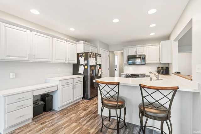 4611 Dupont Oaks Place, Fort Wayne, IN 46845