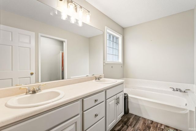 4611 Dupont Oaks Place, Fort Wayne, IN 46845