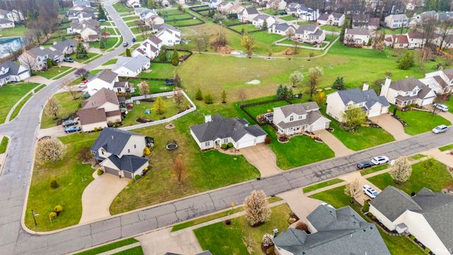 4611 Dupont Oaks Place, Fort Wayne, IN 46845
