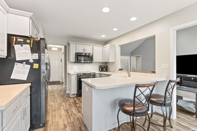 4611 Dupont Oaks Place, Fort Wayne, IN 46845