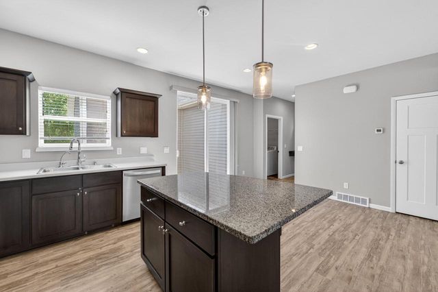 1105 Okeeffe Avenue, Sun Prairie, WI 53590
